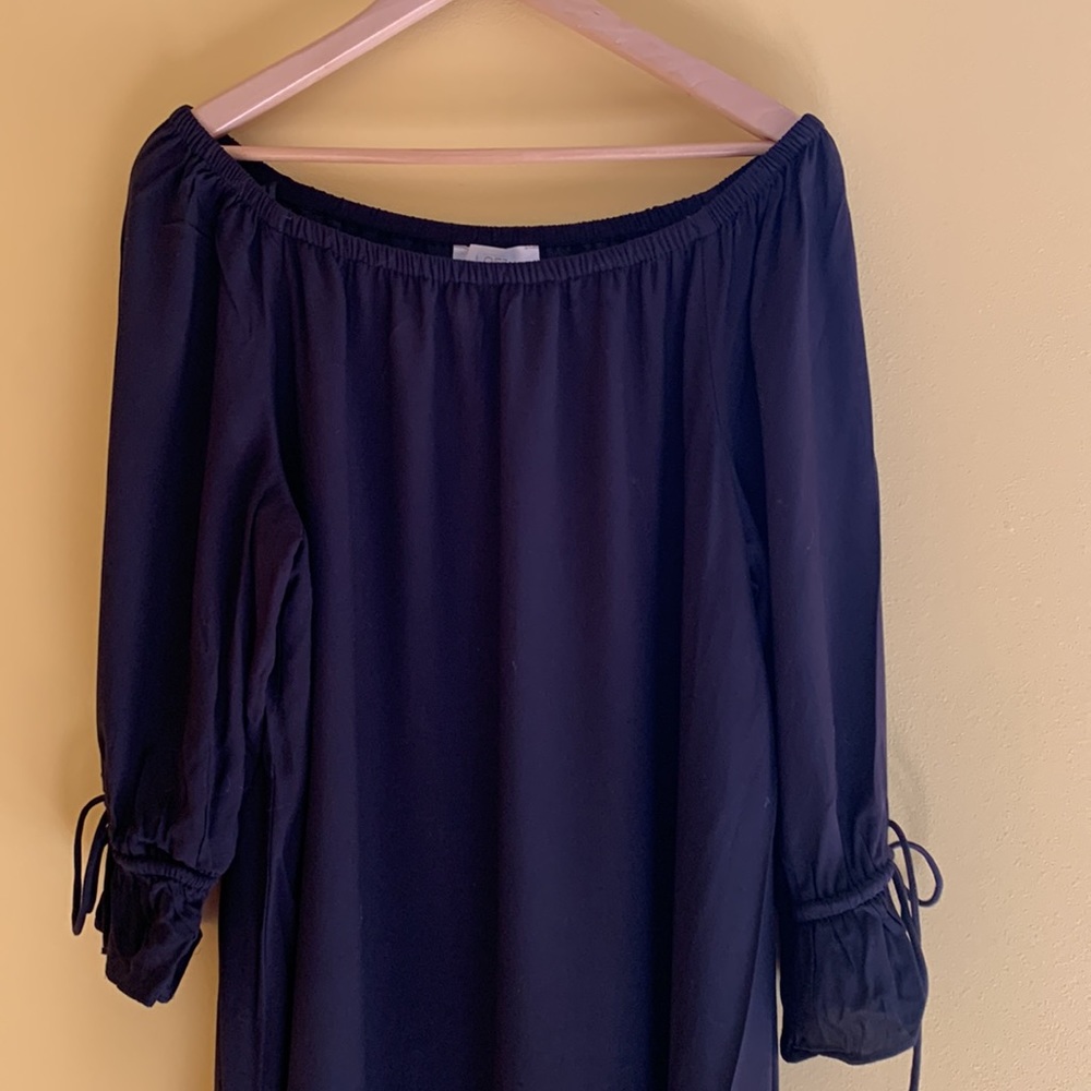 Off the shoulders shift dress